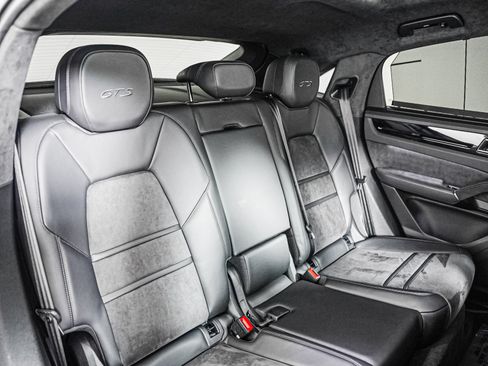 Certified 2023 Porsche Cayenne GTS AWD/4WD image 6