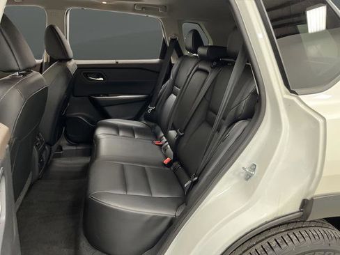 Used 2023 Nissan Rogue SL w/ SL Premium Package image 29