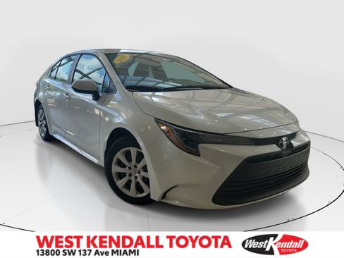 Used 2026 Toyota Corolla LE FWD image 1