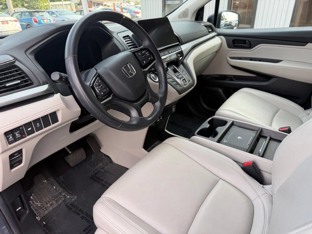 Used 2025 Honda Odyssey EX-L image 16