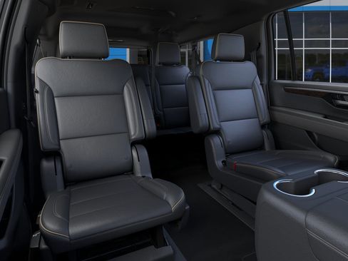 New 2025 Chevrolet Suburban Premier image 17