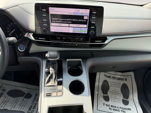 Certified 2022 Toyota Sienna XSE image 11