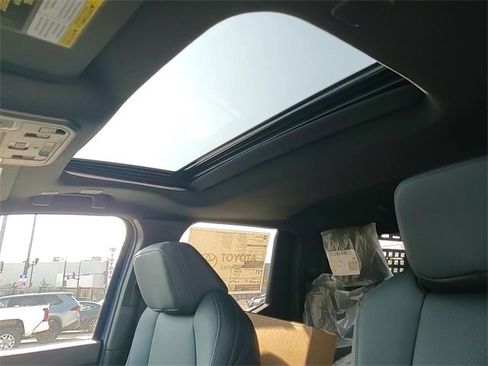 New 2025 Toyota Tacoma TRD Off-Road image 18