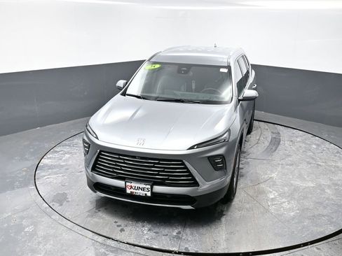 Used 2025 Buick Enclave Preferred w/ Power Package image 50