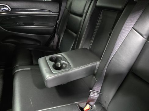 Used 2022 Jeep Grand Cherokee Limited AWD/4WD image 35