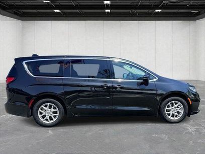 Certified 2023 Chrysler Pacifica Touring-L