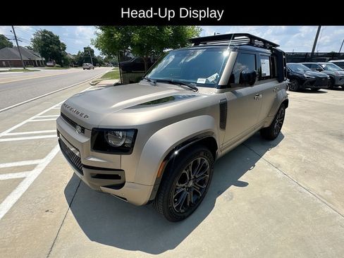 Used 2025 Land Rover Defender 110 AWD/4WD image 5