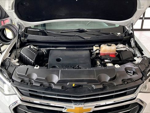 Used 2019 Chevrolet Traverse LT image 11