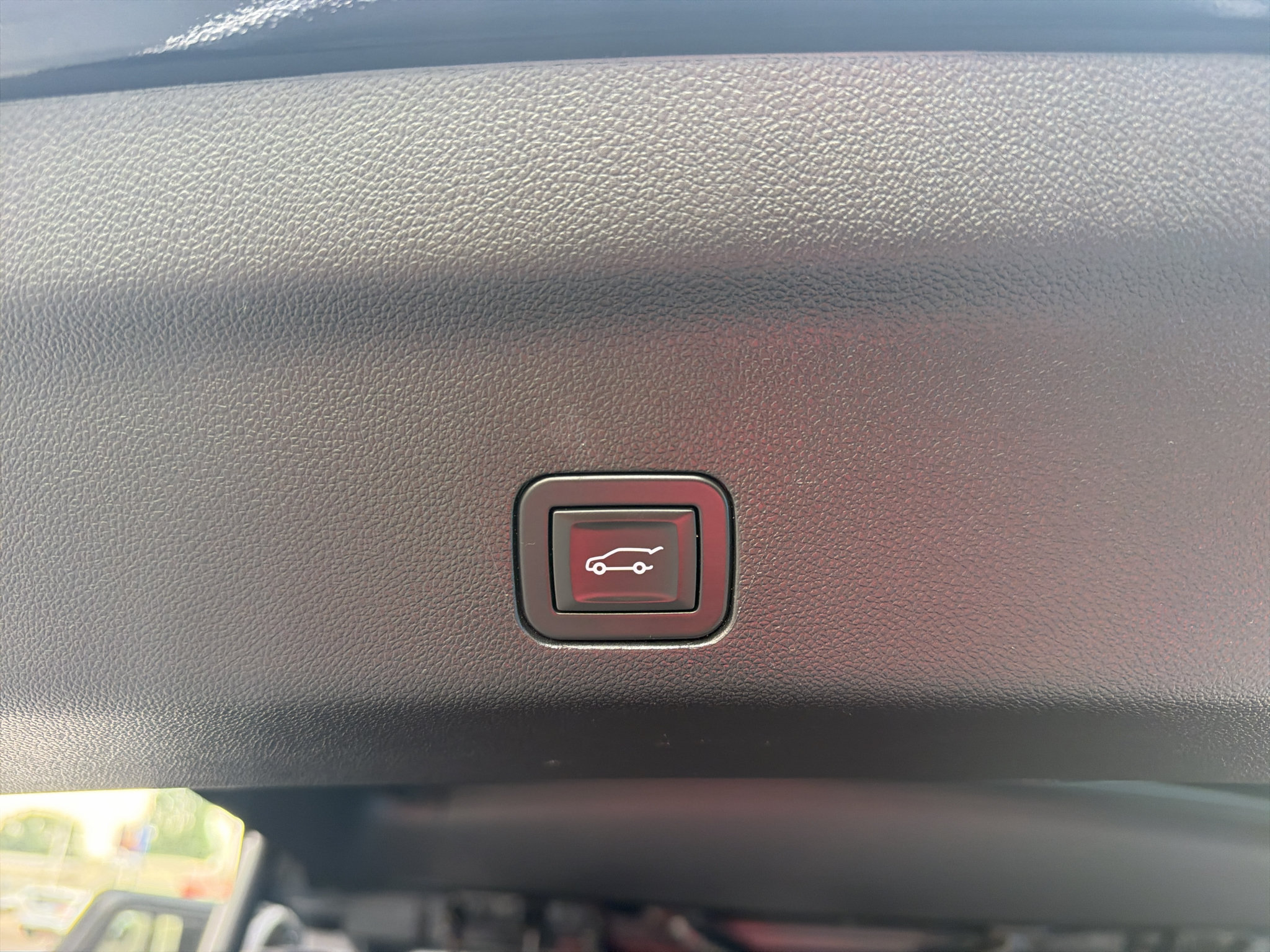 Used 2025 Chevrolet Tahoe LT AWD/4WD image 14