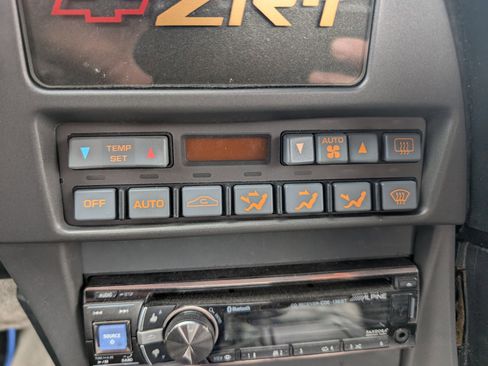 Used 1991 Chevrolet Corvette ZR-1 image 65