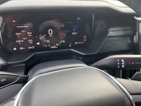 Used 2024 GMC Acadia Elevation AWD/4WD image 17