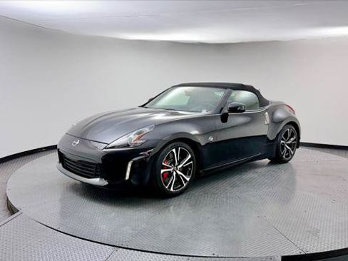 Used 2019 Nissan 370Z Touring Sport RWD image 28