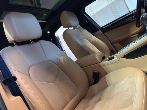 Used 2017 Porsche Macan AWD/4WD image 22