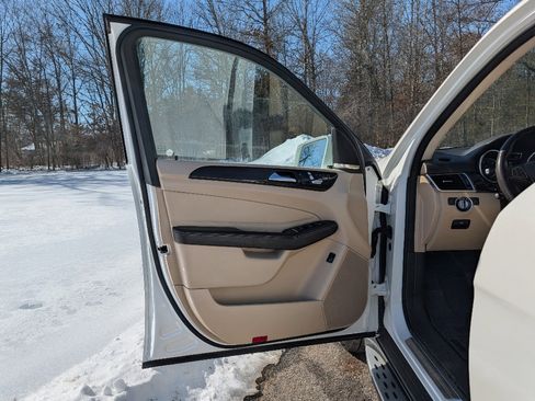 Used 2017 Mercedes-Benz GLE 350 4MATIC w/ Premium 1 Package image 8