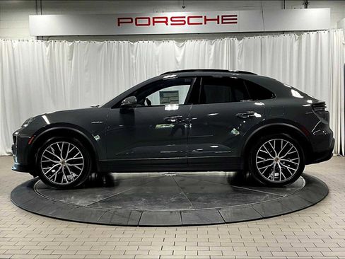 New 2026 Porsche Macan 4 Electric AWD/4WD image 2
