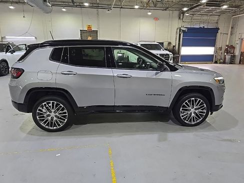 Used 2022 Jeep Compass Limited w/ Elite Group AWD/4WD image 8