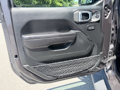 Used 2020 Jeep Wrangler Sport AWD/4WD image 26