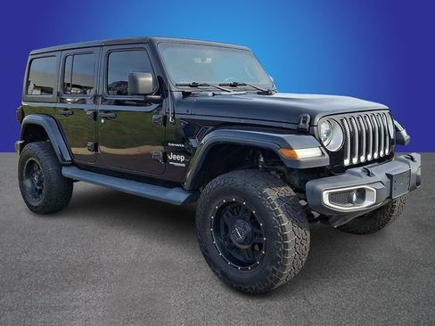 Used 2020 Jeep Wrangler Unlimited Sahara w/ Dual Top Group AWD/4WD image 3