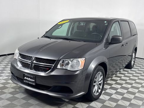 Used 2016 Dodge Grand Caravan SE image 9