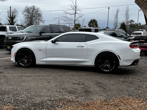 Used 2018 Chevrolet Camaro SS image 4