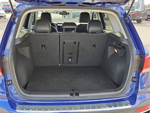 Used 2023 Volkswagen Taos SE w/ Panoramic Sunroof Package image 6