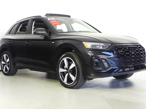 Used 2023 Audi Q5 2.0T Premium Plus w/ Premium Plus Package image 4