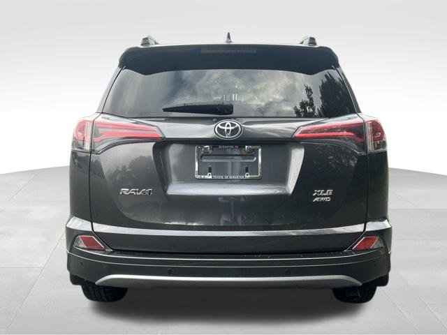 Used 2017 Toyota RAV4 XLE AWD/4WD image 4