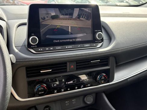 Certified 2024 Nissan Rogue SV image 11