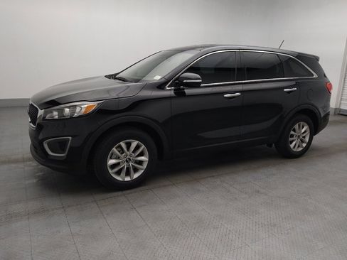 Used 2017 Kia Sorento L FWD image 2