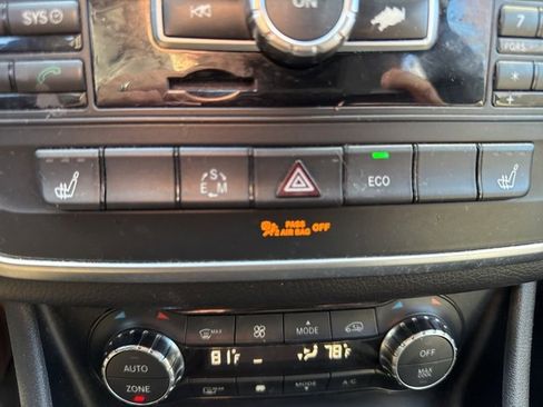 Used 2014 Mercedes-Benz CLA 250 image 34