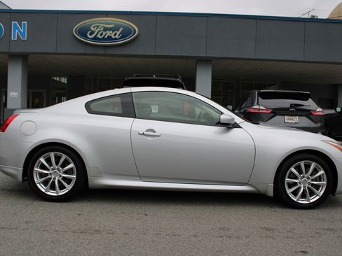 Used 2013 INFINITI G37 Journey w/ Premium Pkg image 2