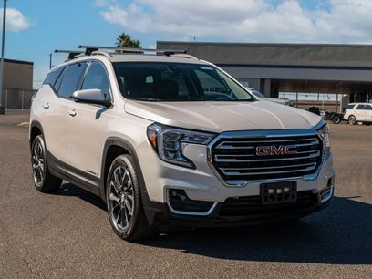 Used 2024 GMC Terrain SLT w/ LPO, Floor Liner Package