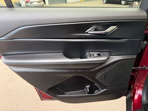 Used 2024 Jeep Grand Cherokee L Altitude image 18