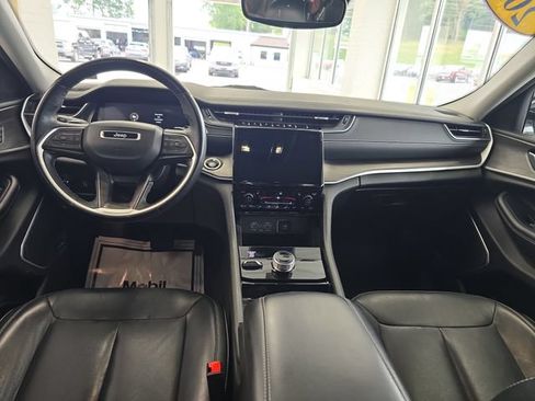 Used 2022 Jeep Grand Cherokee L Limited AWD/4WD image 11