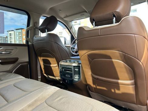 Used 2019 RAM 1500 Laramie image 31