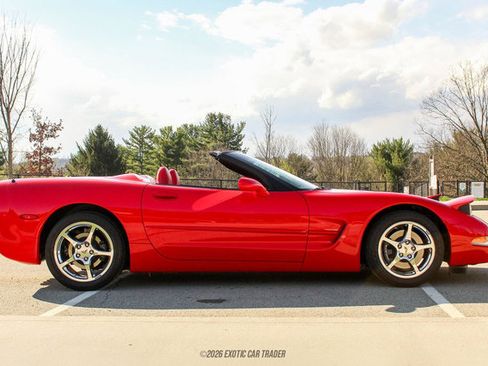 Used 2004 Chevrolet Corvette Convertible w/ Preferred Equipment Group RWD image 9