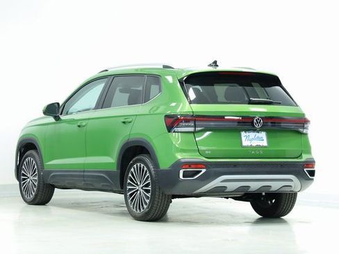 New 2025 Volkswagen Taos SE image 6