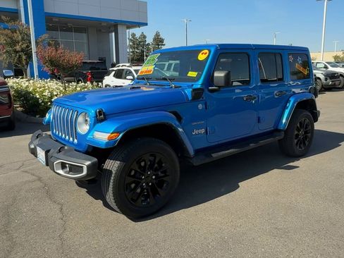 Used 2021 Jeep Wrangler Unlimited Sahara w/ Cold Weather Group image 3