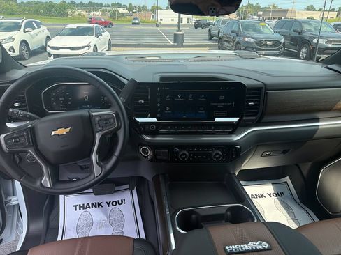Used 2026 Chevrolet Silverado 2500 High Country w/ High Country Premium Package AWD/4WD image 15