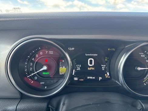 Used 2023 Jeep Wrangler Unlimited w/ 8.4" Radio Group AWD/4WD image 10