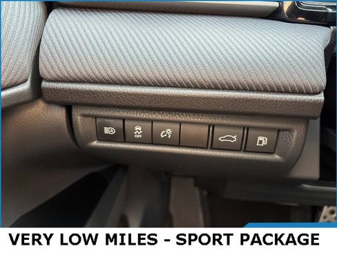 Used 2025 Toyota Camry SE w/ Convenience Package image 7