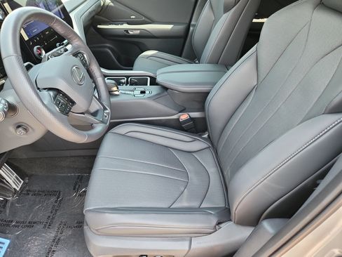 Used 2026 Lexus TX 500h AWD w/ Technology Package image 29