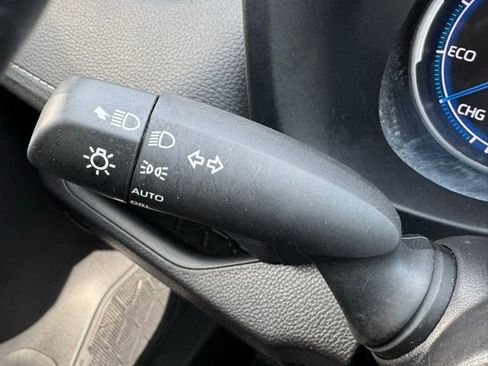 Certified 2025 Toyota RAV4 XLE w/ Convenience Package image 28