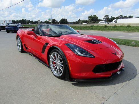 Used 2019 Chevrolet Corvette Z06 RWD image 3