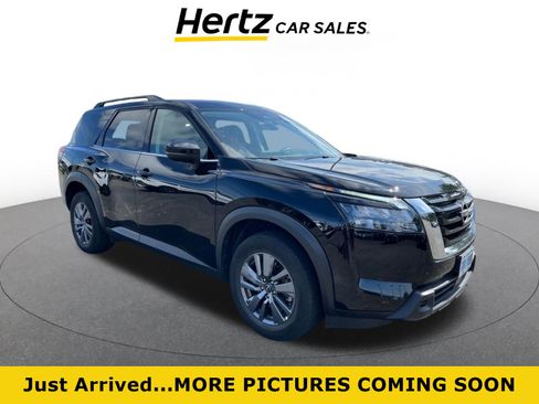 Used 2025 Nissan Pathfinder SV FWD image 1