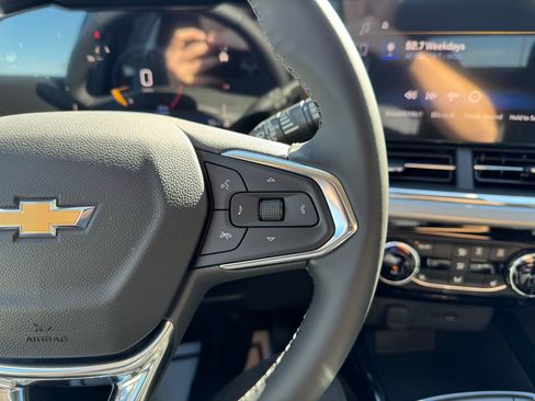 New 2025 Chevrolet Trax LT w/ LT Convenience Package image 29
