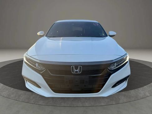 Used 2018 Honda Accord Sport image 2