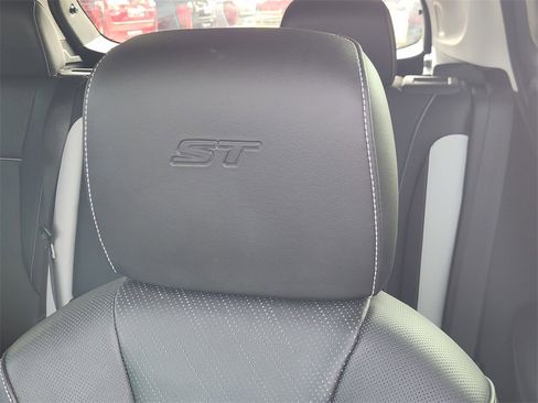 Used 2024 Buick Envision Sport Touring image 21