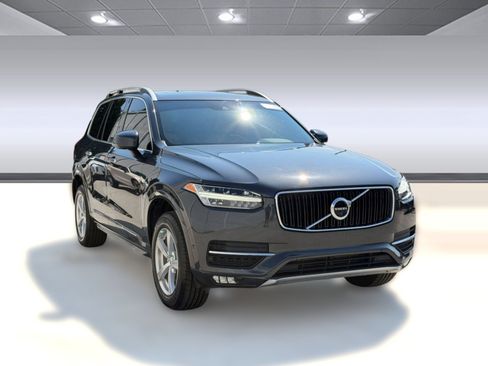 Used 2017 Volvo XC90 T5 Momentum w/ Vision Package FWD image 7