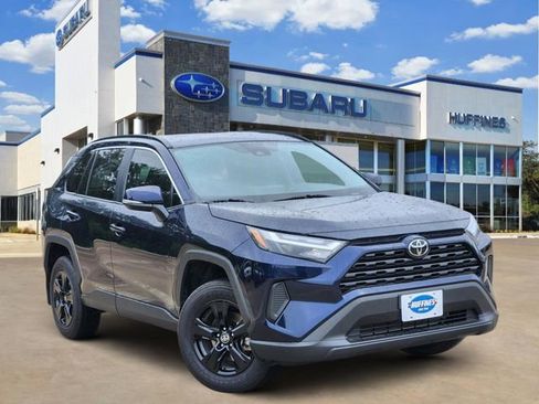 Used 2025 Toyota RAV4 XLE FWD image 1